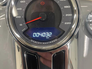 2024 Harley-Davidson Fat Boy, серый, 3099000 рублей, вид 3