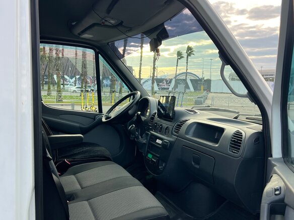 2014 Mercedes-Benz Sprinter Classic, белый, 3200000 рублей - вид 2