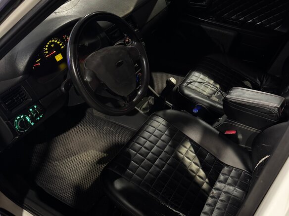 2009 Lada (ВАЗ) Priora I, белый, 310000 рублей - вид 4
