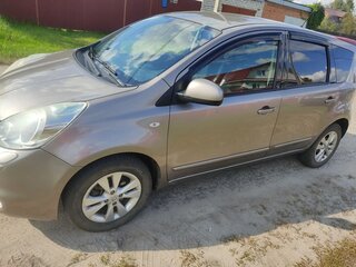 2013 Nissan Note I Рестайлинг, бежевый, 750000 рублей, вид 4