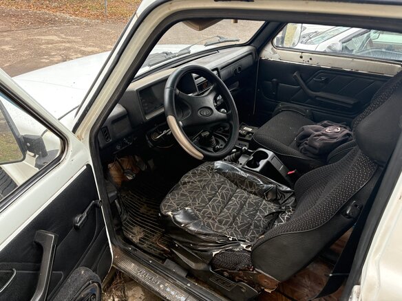 2003 Lada (ВАЗ) 2121 (4x4) I Рестайлинг, белый, 230000 рублей - вид 4
