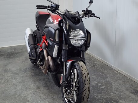 2011 Ducati Diavel Carbon, чёрный, 819000 рублей, вид 3