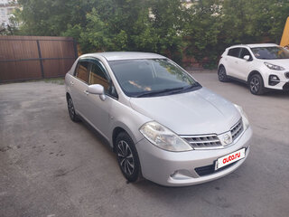 2010 Nissan Tiida I Рестайлинг, серебристый, 650000 рублей, вид 1