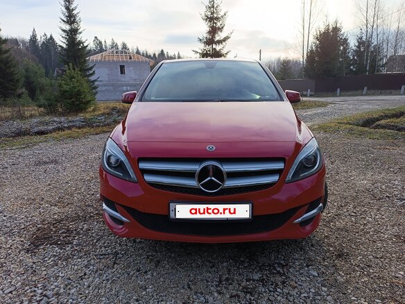 2017 Mercedes-Benz B-Класс 250 e II (W246) Рестайлинг, красный, 1700000 рублей - вид 1
