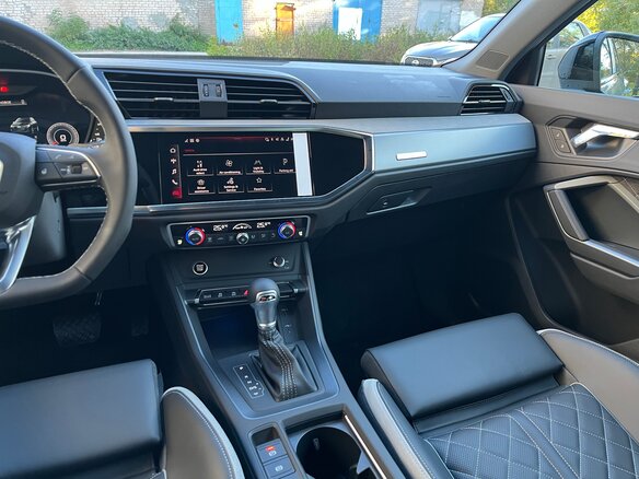 2026 Audi Q3 35 TFSI II (F3), серебристый, 3650000 рублей - вид 10
