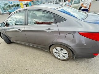 2015 Hyundai Solaris I Рестайлинг, серый, 830000 рублей, вид 4
