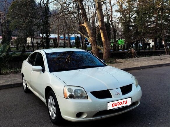 2004 Mitsubishi Galant IX, белый, 300000 рублей - вид 1