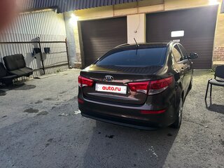 2015 Kia Rio III Рестайлинг, коричневый, 800000 рублей, вид 5