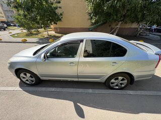2009 Skoda Octavia DSG7 II (A5) Рестайлинг, серебристый, 670000 рублей, вид 4