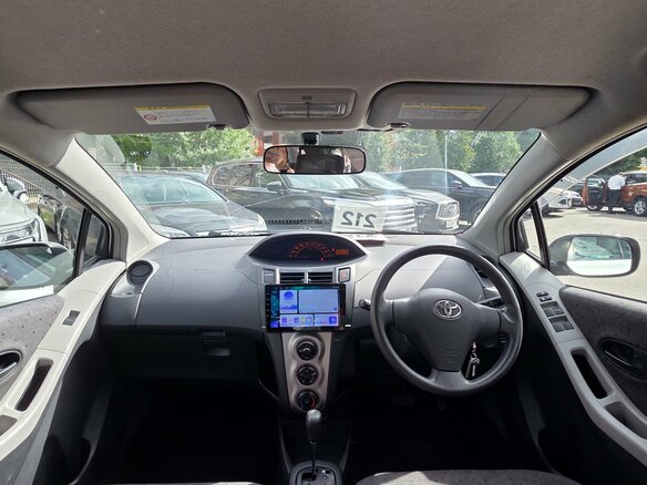 2010 Toyota Vitz II (XP90), серый, 419000 рублей - вид 6