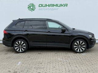 2017 Volkswagen Tiguan Allspace II, чёрный, 2400000 рублей, вид 4