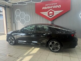 2021 Kia K5 III, чёрный, 2500000 рублей, вид 4
