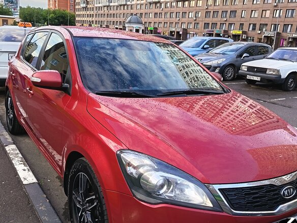2011 Kia Ceed I Рестайлинг, красный, 750000 рублей - вид 1