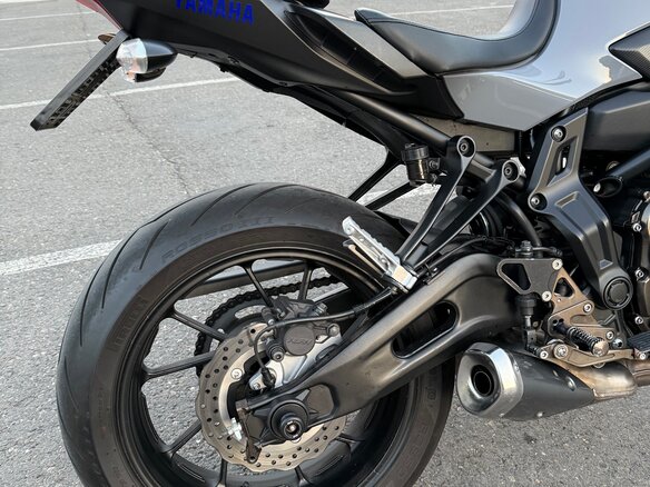 2017 Yamaha MT-07 (FZ-07), серый, 700000 рублей - вид 2