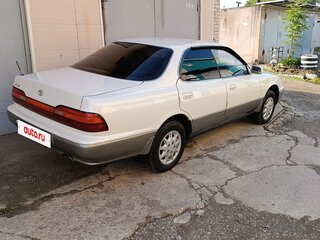 1990 Toyota Vista III (V30), бежевый, 800000 рублей, вид 4