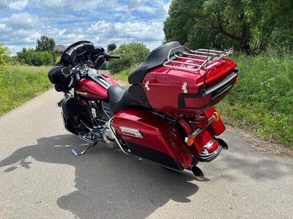 2012 Harley-Davidson Electra Glide, красный, 1000000 рублей - вид 3