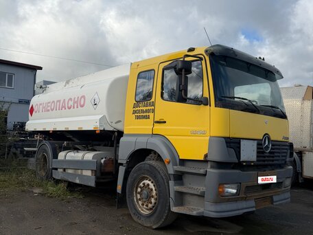 2002 Mercedes-Benz Atego, жёлтый, 4500000 рублей, вид 1