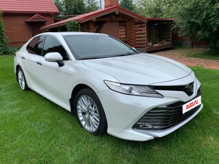 2019 Toyota Camry VIII (XV70), белый, 2900000 рублей, вид 1