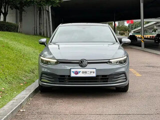 2023 Volkswagen Golf VIII, серый, 1611000 рублей, вид 2