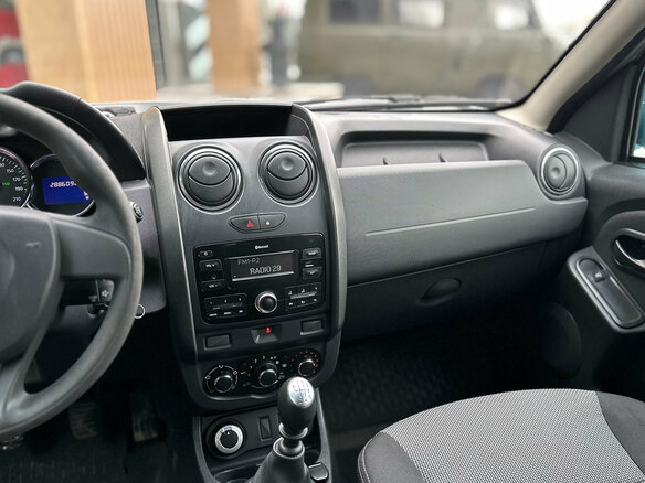 2017 Renault Duster I Рестайлинг, серебристый, 869000 рублей - вид 12