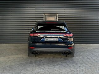 2023 Porsche Cayenne III, чёрный, 9490000 рублей, вид 4