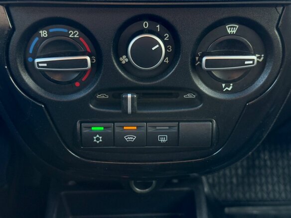 2015 Lada (ВАЗ) Granta Sport I, белый, 431000 рублей - вид 15