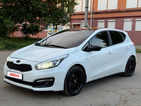2015 Kia Ceed II, белый, 840000 рублей