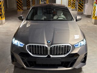 2025 BMW 5 серии 523d VIII (G60/G61/G68), серый, 7500000 рублей, вид 3