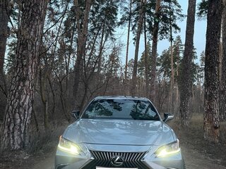 2024 Lexus ES 300h VII Рестайлинг, серый, 5500000 рублей, вид 4