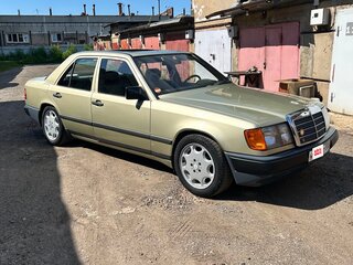1986 Mercedes-Benz W124 230, зелёный, 900000 рублей, вид 4