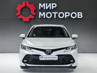2018 Toyota Camry VIII (XV70), белый, 2444000 рублей, вид 2
