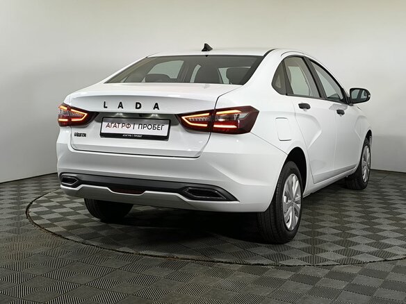 2024 Lada (ВАЗ) Vesta I Рестайлинг (NG), белый, 1083000 рублей - вид 3