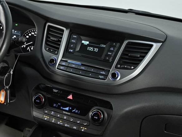 2016 Hyundai Tucson III, чёрный, 1605000 рублей - вид 6