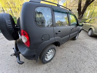 2009 Chevrolet Niva I Рестайлинг, чёрный, 410000 рублей, вид 3