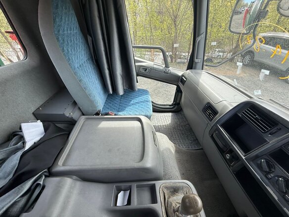 1999 Fuso (Mitsubishi) Fighter, зелёный, 4300000 рублей - вид 21