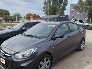 2013 Hyundai Solaris I, серый, 650000 рублей, вид 1