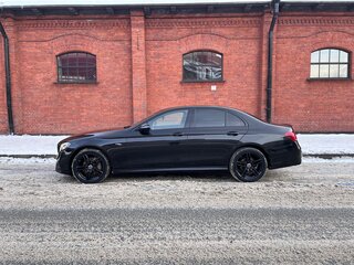 2019 Mercedes-Benz E-Класс 220 d V (W213, S213, C238), чёрный, 3000000 рублей, вид 4