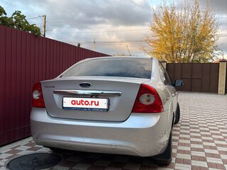 2009 Ford Focus II Рестайлинг, серебристый, 500000 рублей, вид 2