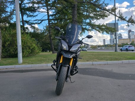 2015 Yamaha MT-09 Tracer (FJ-09), серый, 777000 рублей, вид 3