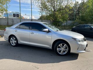 2017 Toyota Camry VII (XV50) Рестайлинг 2, серебристый, 2750000 рублей, вид 4