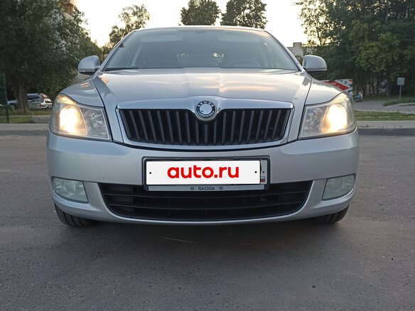 2012 Skoda Octavia II (A5) Рестайлинг, серебристый - вид 2