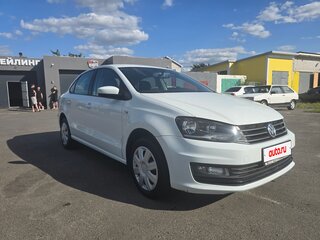 2017 Volkswagen Polo V Рестайлинг, белый, 1000000 рублей, вид 2