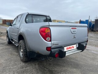 2014 Mitsubishi L200 IV Рестайлинг, серебристый, 890000 рублей, вид 4