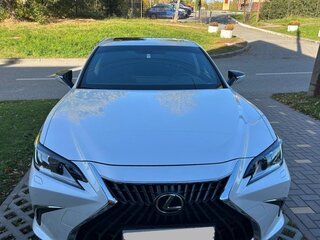2022 Lexus ES 250 VII Рестайлинг, белый, 6100000 рублей, вид 2