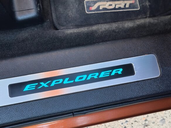 2015 Ford Explorer V Рестайлинг, коричневый, 2150000 рублей - вид 29