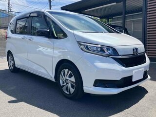 2022 Honda Freed II Рестайлинг, белый, 1100217 рублей, вид 3