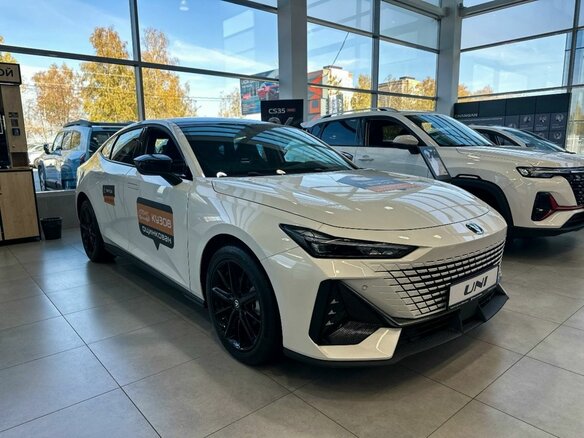 2024 Changan UNI-V I, белый, 3329900 рублей - вид 2