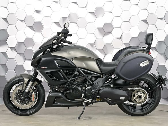 2013 Ducati Diavel, серый, 889000 рублей - вид 3