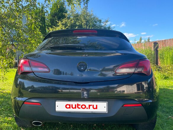 2012 Opel Astra GTC J Рестайлинг, чёрный, 700000 рублей - вид 3