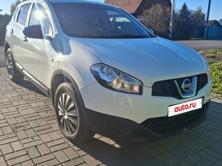 2010 Nissan Qashqai I Рестайлинг, белый, 820000 рублей, вид 2